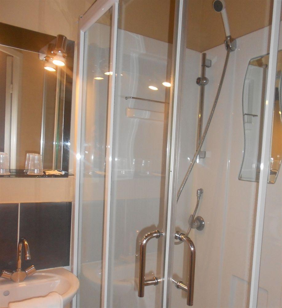 Confortel Avignon Tgv Hotel Buitenkant foto